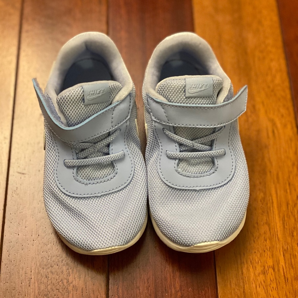 Nike Tanjun Shoes, Light Blue